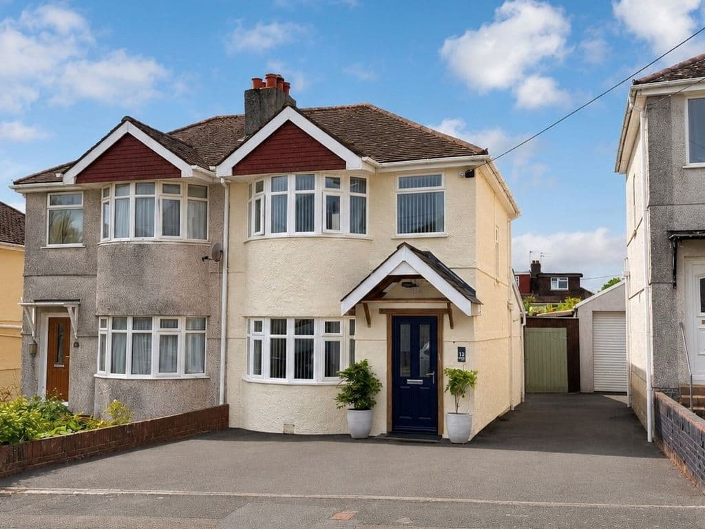 Manor Road, Plymstock, Plymouth, Devon, PL9 7DP